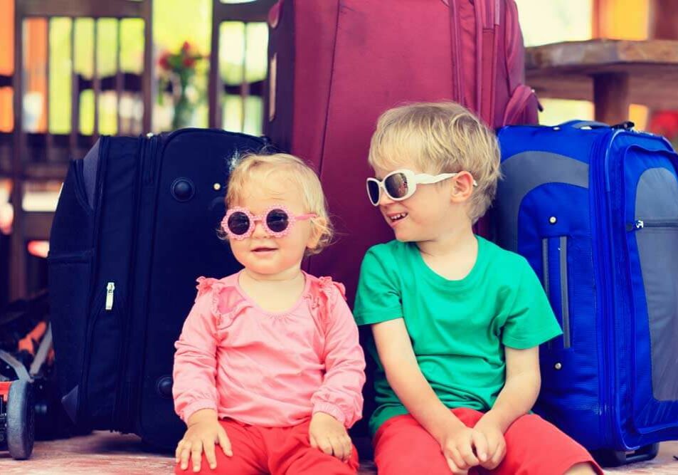 ways-to-save-money-traveling-with-children